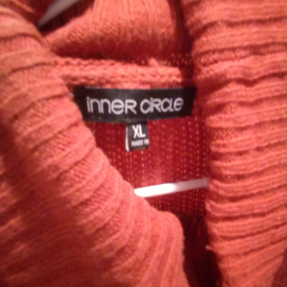 INNER CIRCLE Turtleneck Long Sleeve Super Soft Knit Sweater NWT - Picture 2 of 3